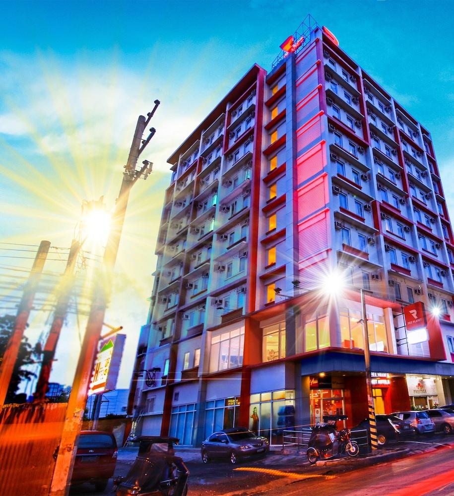 Red Planet Angeles City Buitenkant foto